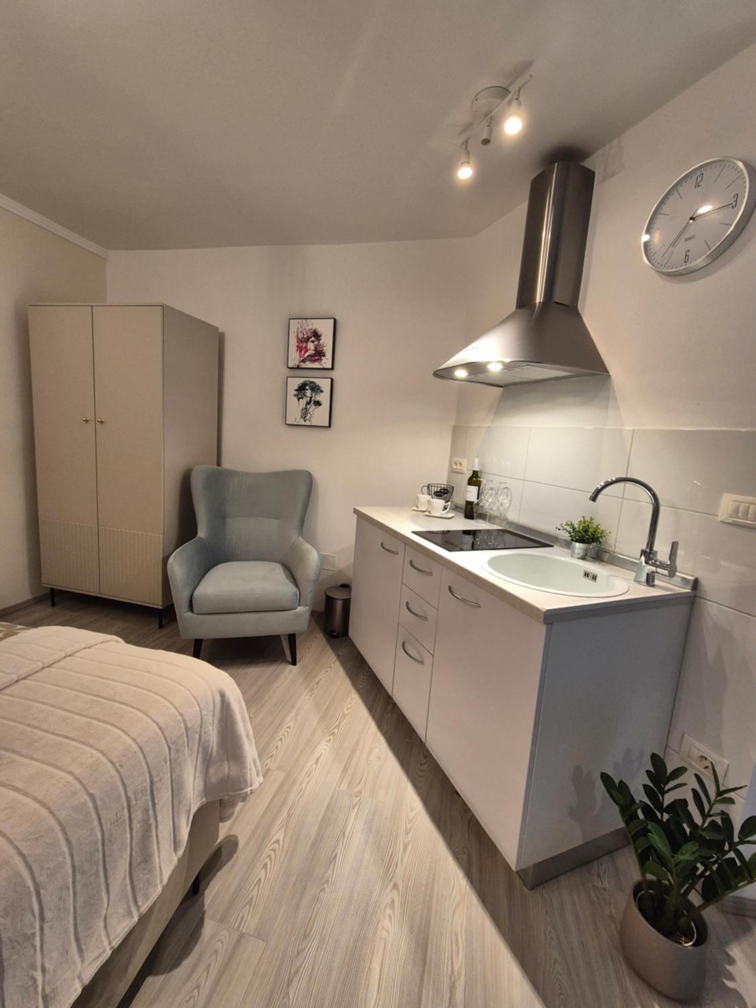 Studio Apartment Lily Rovinj Buitenkant foto