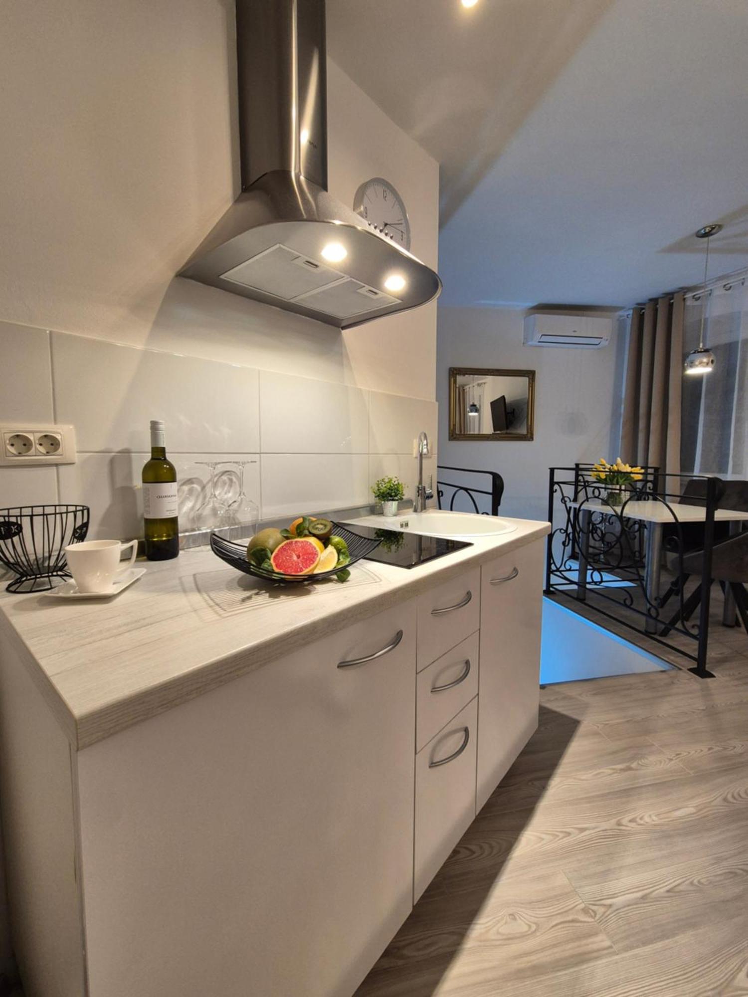 Studio Apartment Lily Rovinj Buitenkant foto